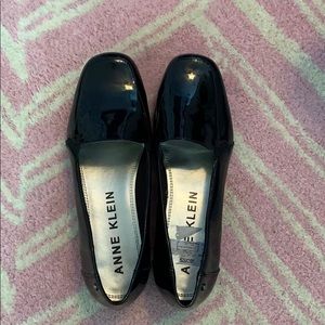 ANN KLEIN black loafers